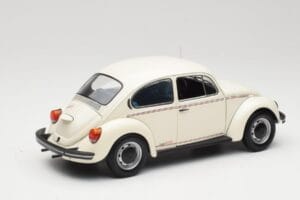 Volkswagen 1200 Jeans Bug Blanc Minichamps 1:18 150057101 Métal Moulé — image 3 sur 8