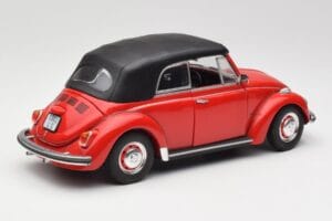 Volkswagen 1302 LS Cabriolet Rouge Revell 1:18 08470 Métal Moulé — image 3 sur 8