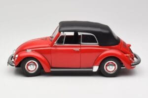 Volkswagen 1302 LS Cabriolet Rouge Revell 1:18 08470 Métal Moulé — image 4 sur 8
