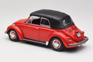Volkswagen 1302 LS Cabriolet Rouge Revell 1:18 08470 Métal Moulé — image 7 sur 8