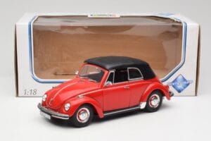 Volkswagen 1302 LS Cabriolet Rouge Revell 1:18 08470 Métal Moulé — image 8 sur 8