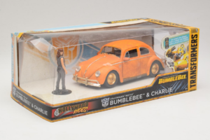 Volkswagen Beetle Bumblebee Transformers With Figure Metals Diecast 1:24 30114 Métal Moulé — image 2 sur 3