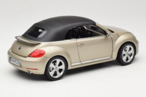 Volkswagen Beetle A5 Cabriolet Gris Kyosho 1:18 5C3099302P7W Métal Moulé — image 3 sur 8