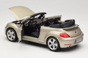 Volkswagen Beetle A5 Cabriolet Gris Kyosho 1:18 5C3099302P7W Métal Moulé — image 5 sur 8