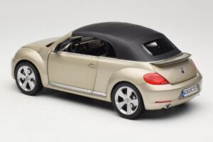 Volkswagen Beetle A5 Cabriolet Gris Kyosho 1:18 5C3099302P7W Métal Moulé — image 7 sur 8