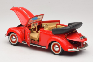 Volkswagen Beetle Cabriolet Rouge Maisto 1:18 56010 Métal Moulé — image 5 sur 8