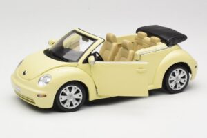 Volkswagen Beetle Cabriolet Jaune Gate 1:18 VW24108 Métal Moulé — image 2 sur 8
