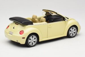 Volkswagen Beetle Cabriolet Jaune Gate 1:18 VW24108 Métal Moulé — image 3 sur 8