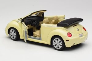Volkswagen Beetle Cabriolet Jaune Gate 1:18 VW24108 Métal Moulé — image 5 sur 8