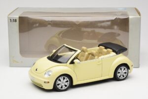Volkswagen Beetle Cabriolet Jaune Gate 1:18 VW24108 Métal Moulé — image 8 sur 8