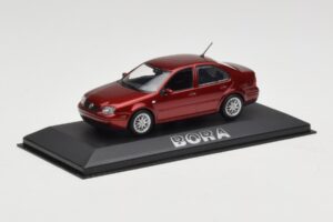 Volkswagen Bora Mk4 Red Metallic Minichamps 1:43 VW003 Métal Moulé — image 2 sur 4