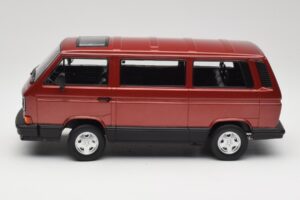 Volkswagen Bus T3 Multivan Magnum Mars Red Metallic KK-Scale 1:18 KKDC180991 Métal Moulé — image 3 sur 6