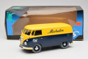Volkswagen T1 Combi Michelin Noir & Jaune Solido 1:18 9406 Métal Moulé — image 8 sur 8