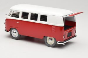 Volkswagen Combi T1 Rouge & Blanc Solido 1:18 8031 Métal Moulé — image 5 sur 8
