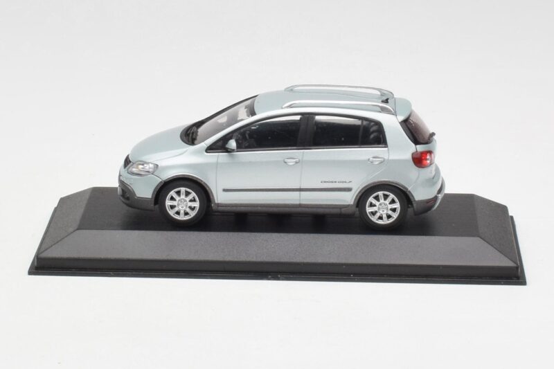 Volkswagen Cross Golf Mk5 Argent Minichamps 1:43 GOLF003 Métal Moulé