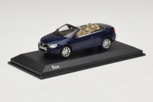 Volkswagen Eos Cabriolet Bleu Minichamps 1:43 1F0099300D5Q Métal Moulé — image 2 sur 5