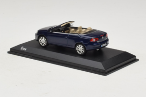 Volkswagen Eos Cabriolet Bleu Minichamps 1:43 1F0099300D5Q Métal Moulé — image 3 sur 5