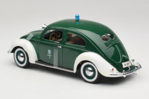 Volkswagen Export Sedan Police Maisto 1:18 56004 Métal Moulé — image 5 sur 6