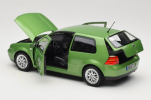 Volkswagen Golf GTI Mk4 Vert Metallic Norev 1:18 188571 Métal Moulé — image 5 sur 8