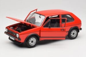 Volkswagen Golf GTI Mk1 Rouge Solido 1:18 8166 Métal Moulé — image 2 sur 8