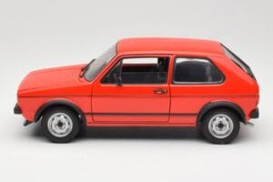Volkswagen Golf GTI Mk1 Rouge Solido 1:18 8166 Métal Moulé — image 4 sur 8