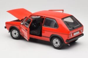 Volkswagen Golf GTI Mk1 Rouge Solido 1:18 8166 Métal Moulé — image 5 sur 8