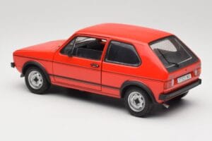 Volkswagen Golf GTI Mk1 Rouge Solido 1:18 8166 Métal Moulé — image 7 sur 8