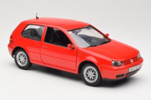Volkswagen Golf Mk4 GTI Rouge Revell 1:18 08943 Métal Moulé — image 6 sur 8