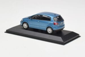 Volkswagen Golf Plus Mk5 Blue Metallic Minichamps 1:43 GOLF002 Métal Moulé — image 3 sur 4