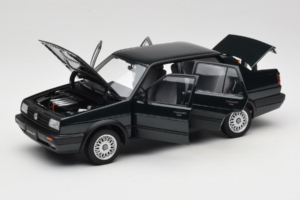 Volkswagen Jetta Mk3 CL Noir Icartime 1:18 JETTA001 Métal Moulé — image 2 sur 8