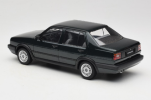 Volkswagen Jetta Mk3 CL Noir Icartime 1:18 JETTA001 Métal Moulé — image 7 sur 8