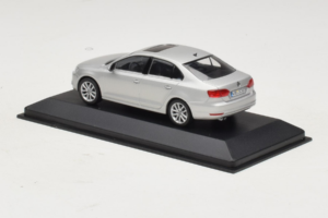 Volkswagen Jetta Mk6 Argent Minichamps 1:43 JETTA002 Métal Moulé — image 3 sur 4