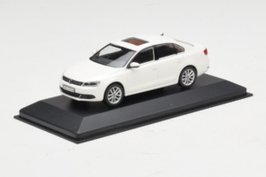 Volkswagen Jetta Mk6 Blanc Minichamps 1:43 JETTA003 Métal Moulé — image 2 sur 4