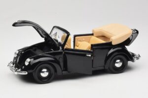 Volkswagen Coccinelle Cabriolet Noir Maisto 1:18 37800-M6 Métal Moulé — image 2 sur 8