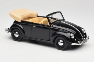 Volkswagen Coccinelle Cabriolet Noir Maisto 1:18 37800-M6 Métal Moulé — image 6 sur 8
