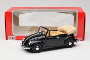 Volkswagen Coccinelle Cabriolet Noir Maisto 1:18 37800-M6 Métal Moulé — image 8 sur 8
