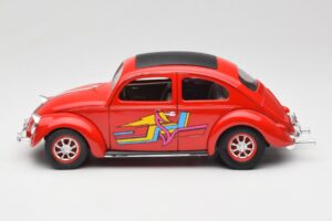Volkswagen Coccinelle Rouge Solido 1:18 8306 Métal Moulé — image 4 sur 8