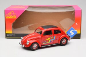 Volkswagen Coccinelle Rouge Solido 1:18 8306 Métal Moulé — image 8 sur 8
