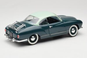 Volkswagen Karmann Ghia Bleu Solido 1:18 8061 Métal Moulé — image 3 sur 8