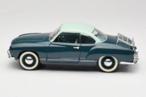 Volkswagen Karmann Ghia Bleu Solido 1:18 8061 Métal Moulé — image 4 sur 8
