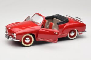 Volkswagen Karmann Ghia Cabriolet Rouge Solido 1:18 8058 Métal Moulé — image 2 sur 8