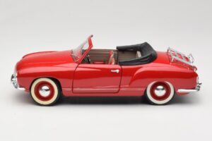 Volkswagen Karmann Ghia Cabriolet Rouge Solido 1:18 8058 Métal Moulé — image 4 sur 8