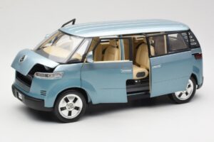 Volkswagen Microbus Concept Vert Clair Revell 1:18 08444 Métal Moulé — image 2 sur 8