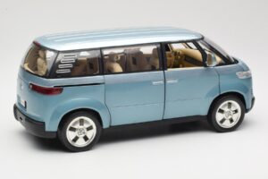 Volkswagen Microbus Concept Vert Clair Revell 1:18 08444 Métal Moulé — image 3 sur 8