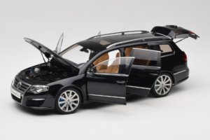 Volkswagen Passat B6 R36 Variant Noir NZG 1:18 KF044-4A Métal Moulé — image 2 sur 8