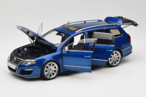 Volkswagen Passat B6 R36 Variant Bleu NZG 1:18 KF044 Métal Moulé — image 2 sur 9