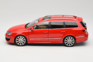 Volkswagen Passat B6 R36 Variant Rouge NZG 1:18 KF044-5 Métal Moulé — image 4 sur 8
