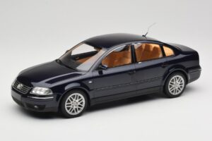 Volkswagen Passat W8 B5.5 Indigo Blue DNA 1:18 DNA000029 Métal Moulé