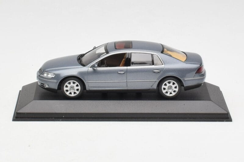 Volkswagen Phaeton 3D Gris Minichamps 1:43 3D0099300GPR7Q Métal Moulé