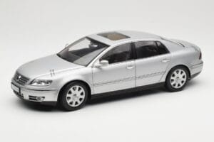 Volkswagen Phaeton D1 Silver Metallic AUTOart 1:18 79742 Métal Moulé